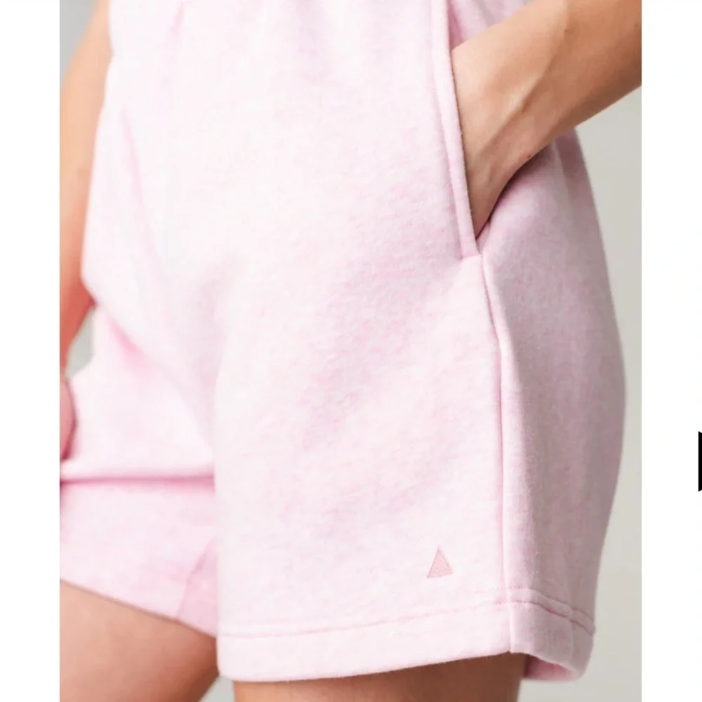 NWOT Vitality Cozy Uni Shorts Sz M